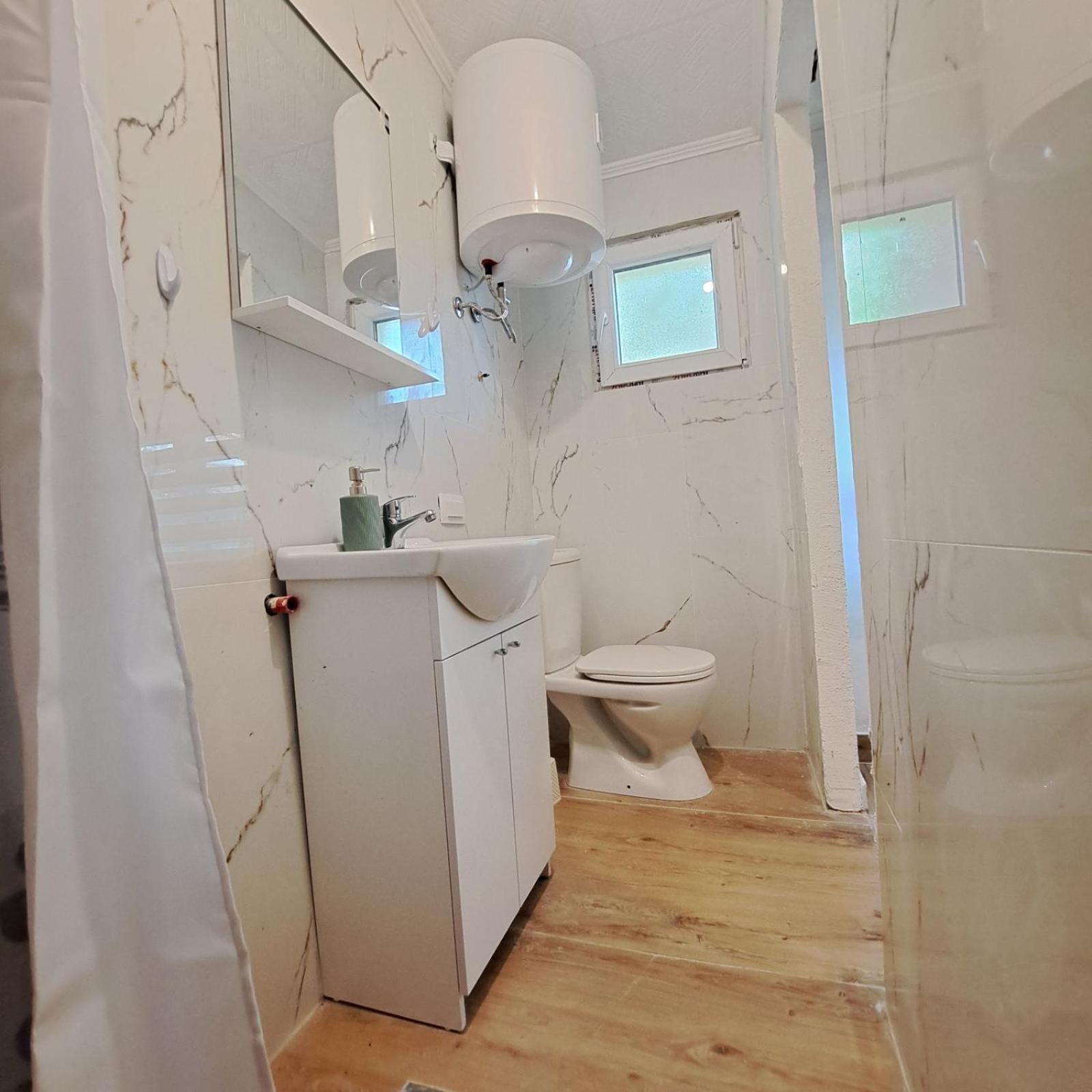Unique Apartment Centar Podgorica Buitenkant foto
