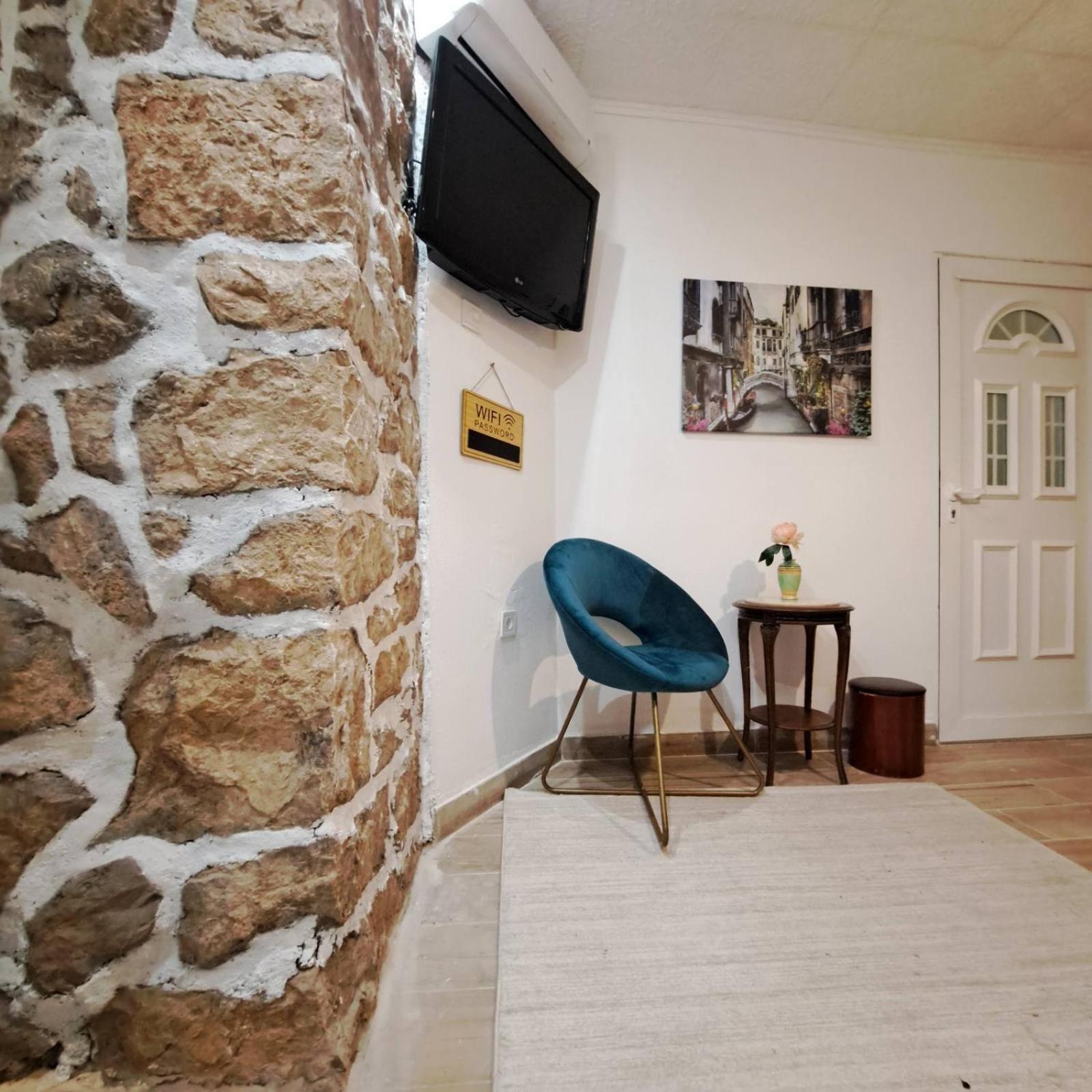 Unique Apartment Centar Podgorica Buitenkant foto