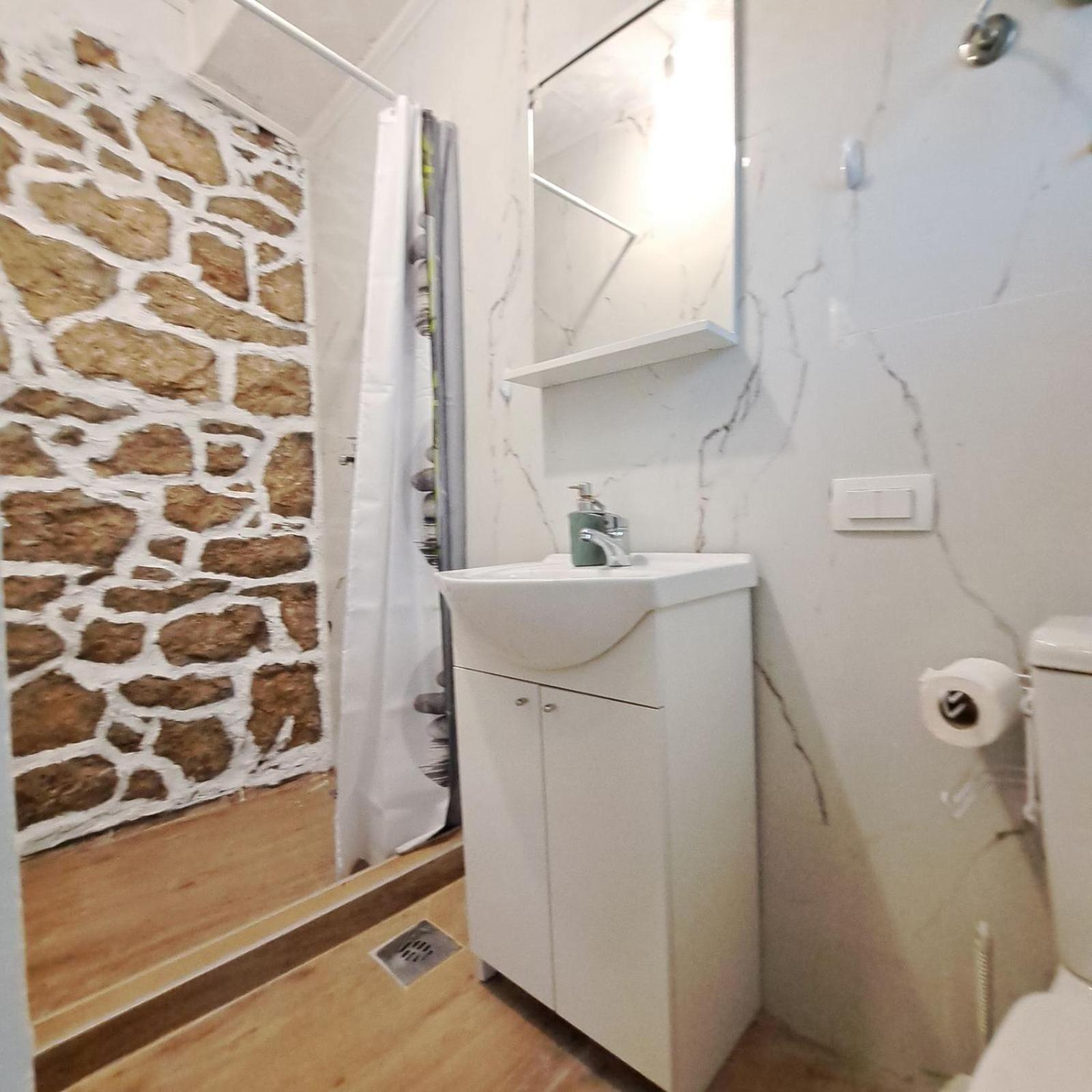 Unique Apartment Centar Podgorica Buitenkant foto