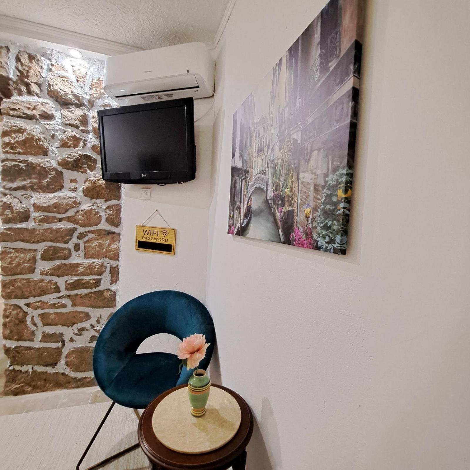 Unique Apartment Centar Podgorica Buitenkant foto